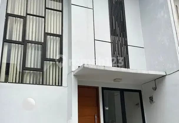 Rumah Bagus Siap Huni Di Belle Legoso Residence **