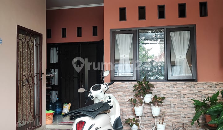 Termurah! Rumah Bonus Toko, Harapan Kita Karawaci, Row Jalan Besar 4 Mobil! Cocok untuk Dijadikan Rumah Kost