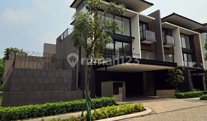 Turun Harga! Rumah Mewah Baru 3 Lantai, Hoek Hook, Brand New, Laurel Navapark Bsd