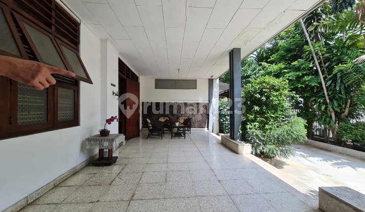 PRICE REDUCTION! 2-Storey House, Kramat, Senen, Central Jakarta, Close to Atrium Senen Mall, Carolus Hospital, Kenari Market, Senen Market, and Taman Ismail Marzuki, Suitable for a Boarding House
