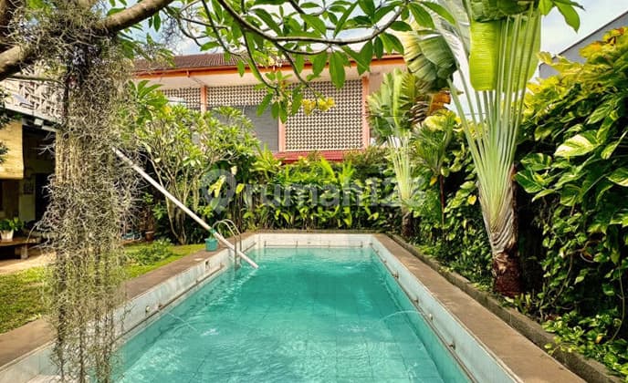 2-STORY HOUSE, FULLY DETACHED, TROPICAL MODERN, PRIVATE POOL, CILANDAK SOUTH JAKARTA, ONLY 300 METERS TO LEBAK BULUS RAYA ROAD
