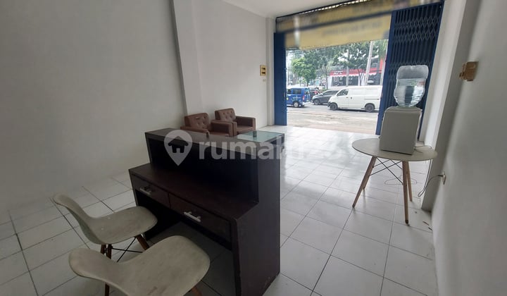 Ruko Rukan, 4.5 Lantai, Posisi di Jalan Raya Cideng Barat Dekat Tanah Abang, Cocok untuk, Kantor, Showroom atau Kafe Restoran