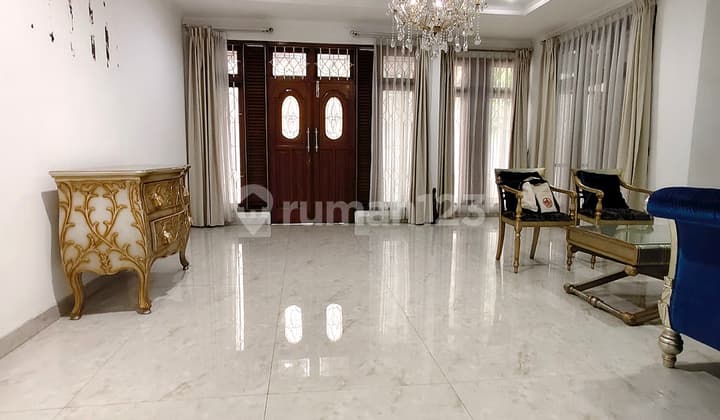 Rumah 2 Lantai, Pondok Indah, Jakarta Selatan, Semi Furnished, Taman Luar Dalam