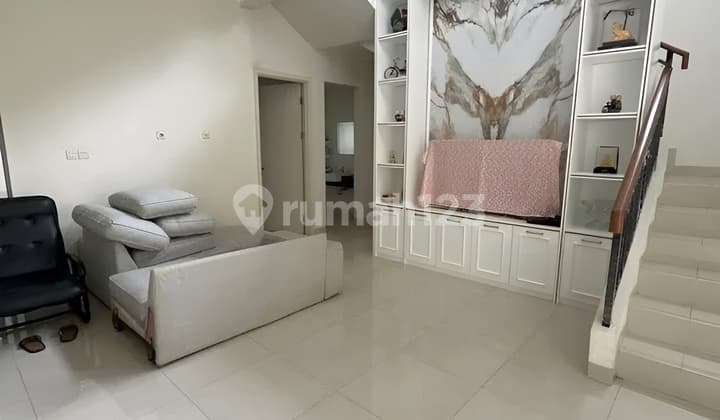Rumah 2 Lantai Hoek, Goldfinch, Gading Serpong, Semi Furnished Interior