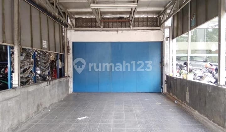 Disewakan Ruko 4 Lantai di Jl. Jend. Ahmad Yani Bandung