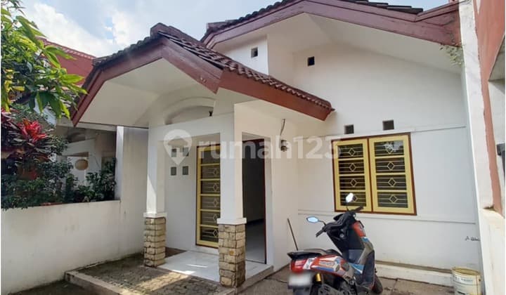 Rumah di Bawah Pasar Komplek Bumi Panyawangan