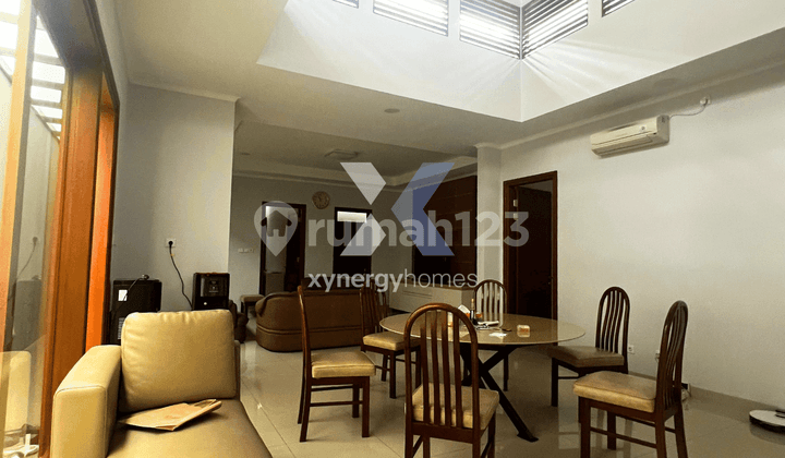 Rumah Terawat Sangat Nyaman Baru Renovasi SHM di Komplek Singgasana Pradana Bandung