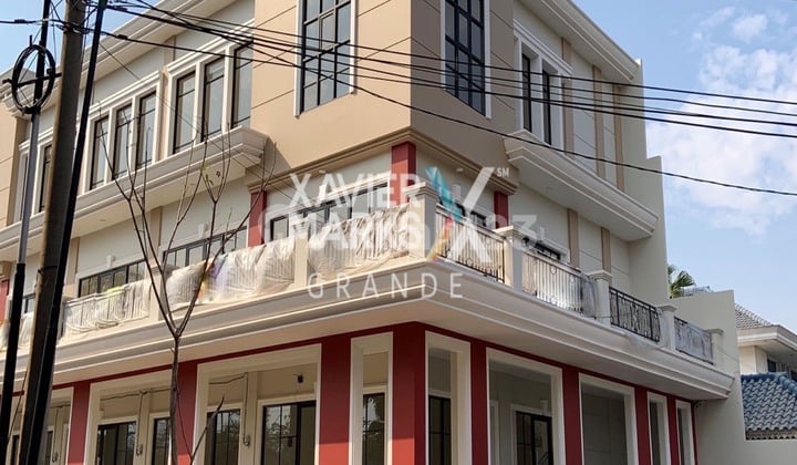 Dijual Ruko Hook Baru Mewah dengan Balcony di Tidar Malang