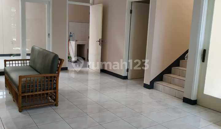 Rumah Murah Bagus Semi Furnished SHM di Mekar Wangi, Bandung