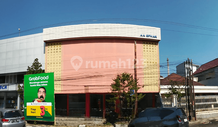 Good Business Space on Jl. Kh Ahmad Dahlan