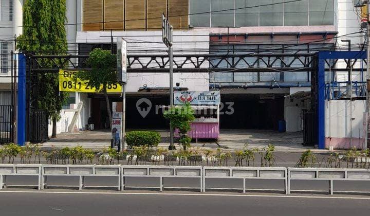 Gedung Usaha Di Tengah Kota Pusat Perdagangan Kota Semarang