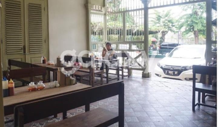Jual Cepat Rumah / Ruang Usaha Cocok untuk Berbagai Macam Usaha Kuliner / Cafe, Kantor, Rumah Kost, Klinik Kecantikan, Dll di Pinggir Jalan Raya Yg Ramai dan Strategis