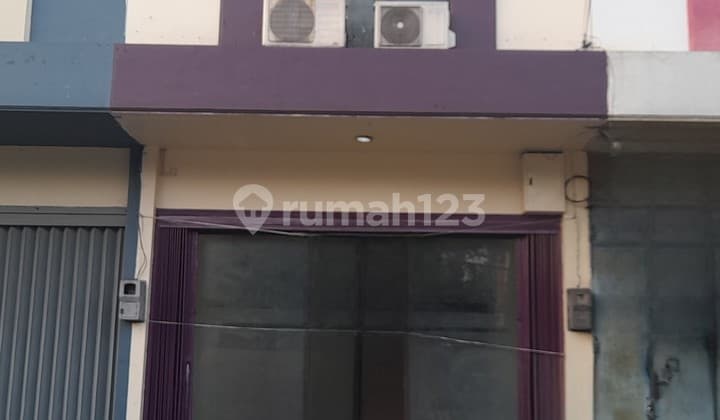 Shop House by the Main Road in a Strategic Location