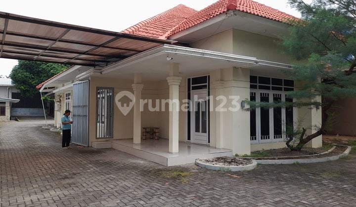 Rumah + Gudang Di Pinggir Jalan Raya Tengah Kota