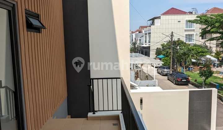 Dijual Rumah Baru Bangun 8X15m2 Muara Karang 4 Kamar
