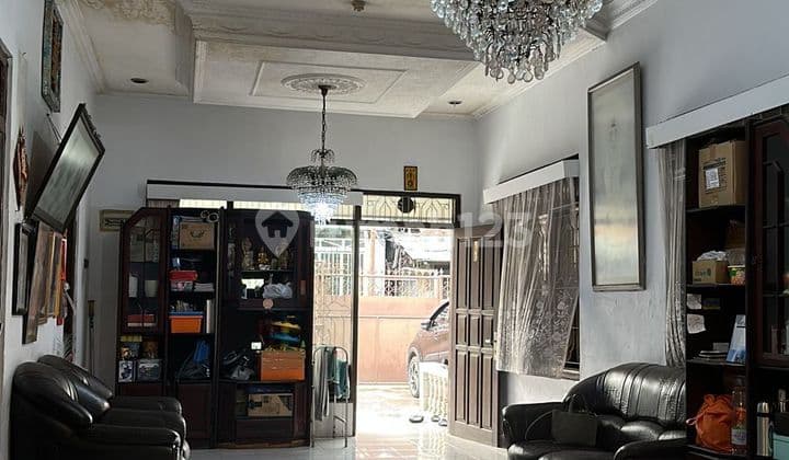 Dijual Rumah jl Pembangunan Jakarta Pusat Hub 0856823xxxx