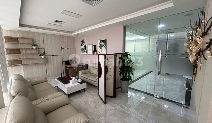 Gold Coast Office Pik Tower Eiffel 151M2 Full Furnished Siap Pakai