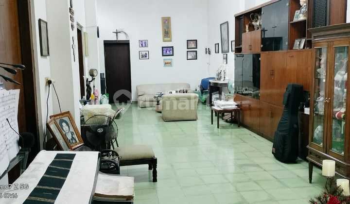 RUMAH 2 LANTAI DI KRAMAT, SENEN, JAKARTA PUSAT