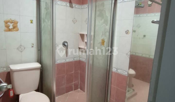 3-Story House in Kemurnian, Glodok, Gajah Mada, West Jakarta