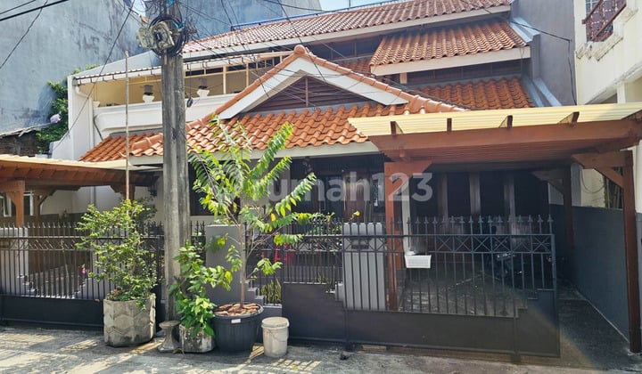 House for Rent in Kelapa Gading - Strategic Location