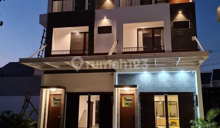 Compact 3-Story House Suitable for Business at Synthesis Homes