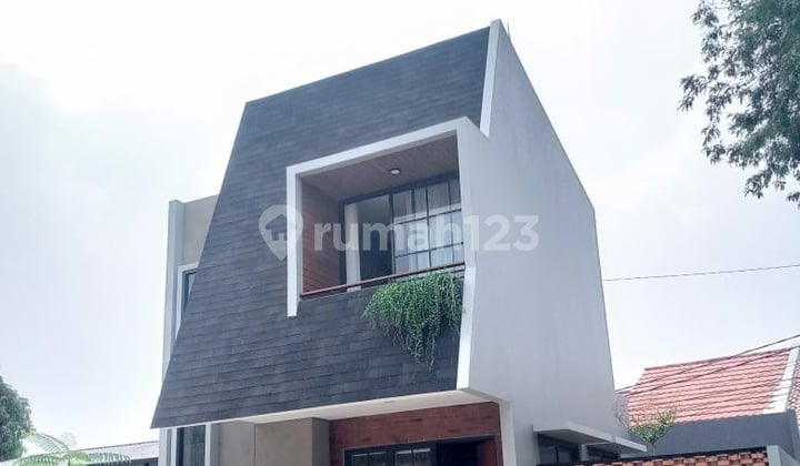 Rumah Modern Minimalis 2 Lantai Pinggir Jalan Besar Beji Depok