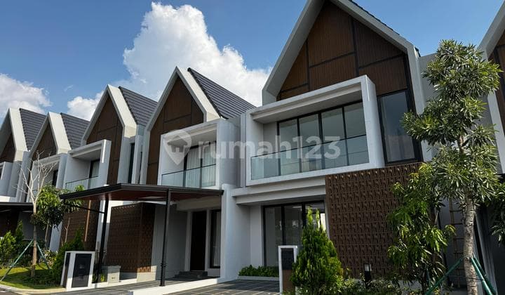 Dijual Rumah Second 2 Lantai Siap Huni View Pegunungan Dekat Pusat Perbelanjaan Di Bogor