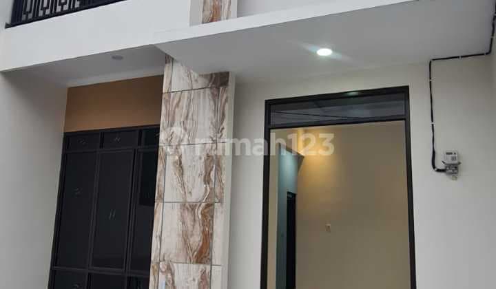 House Good Location Front Ready to Live in Harapan Indah Bekasi