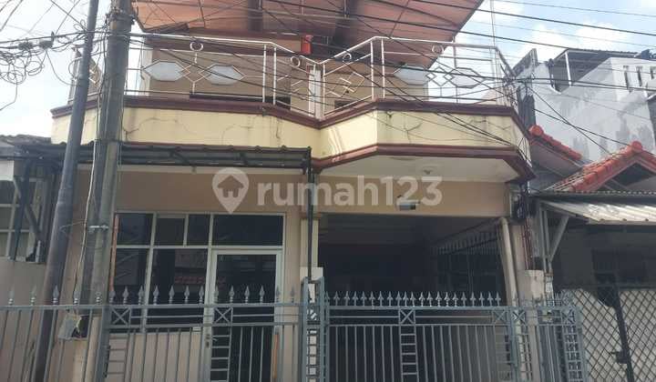 House in Taman Harapan Baru Bekasi Location Close to Plaza THB Supermarket