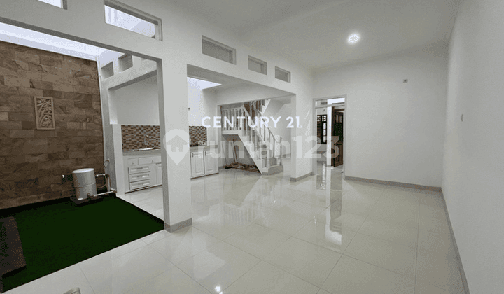Ready to Occupy House in Pondok Bambu, East Jakarta