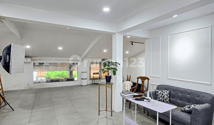 Rumah Kantor di Kemang Lokasi Bisnis Cocok untuk Usaha Siap Pakai