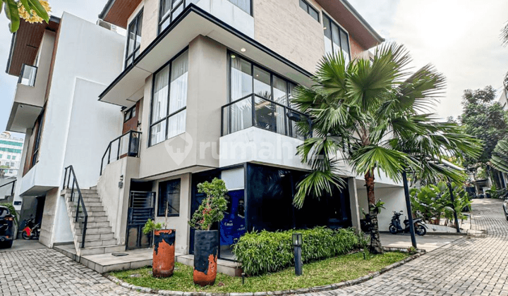 Rumah 3 Lantai Dalam Townhouse Di Kemang Ampera Furnished Shm