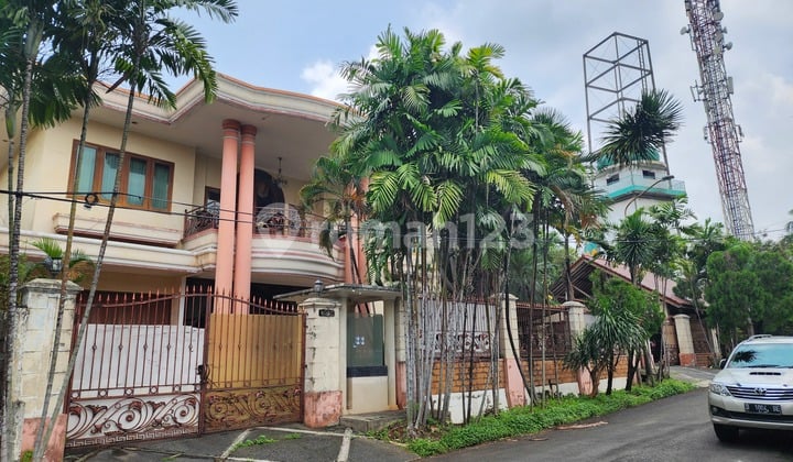 Rumah hitung tanah di permata hijau Jaksel lokasi terbaik shm