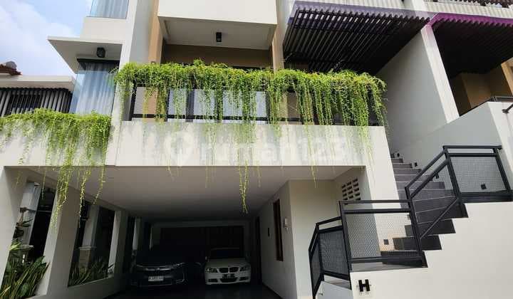 Rumah Minimalis 3 Lantai Di Kemang Dalam Town House 24 Security