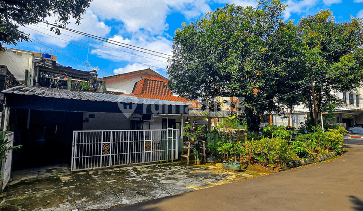 Ready to Occupy, House in Kebayoran Baru, 1 Floor, SHM, Flood-Free