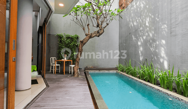 Rumah Cantik Di Kemang Private Pool Dan Rooftop Shm Siap Huni