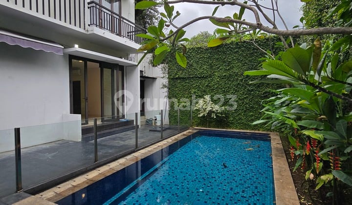 Rumah Minimalis di Kemang Private Pool Bebas Banjir Security 24H
