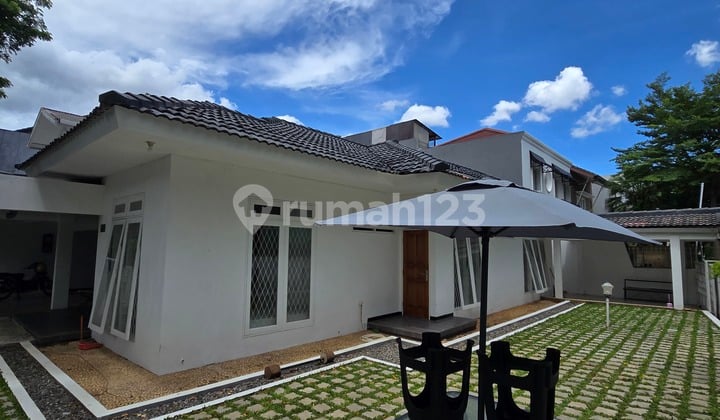 Rented house in Buncit Indah Pejaten complex, flood-free