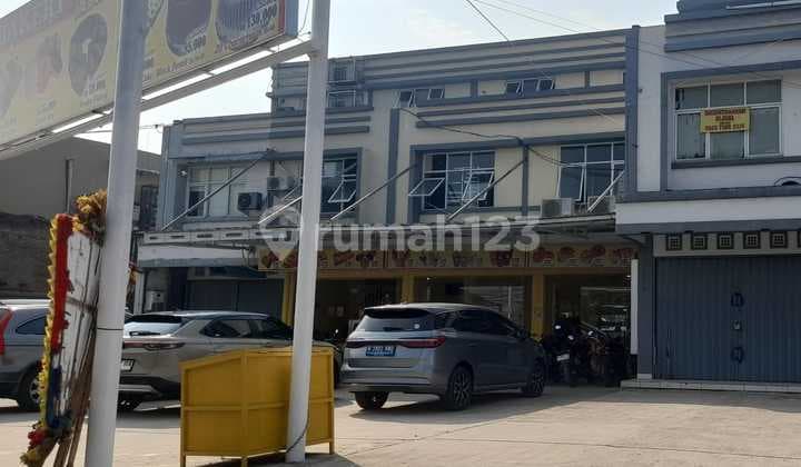 For Sale: 2.5-Story Shop House in Caringin, Cisoka, Tangerang