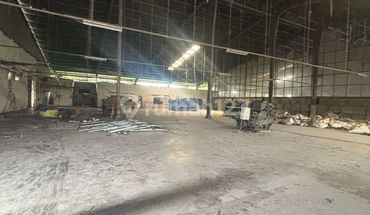 Disewakan Gudang Strategis di Mainroad Bandung Timur