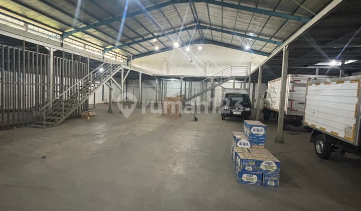 Dijual Ruang Usaha+Gudang Sangat Strategis di Mainroad Soekarno Hatta