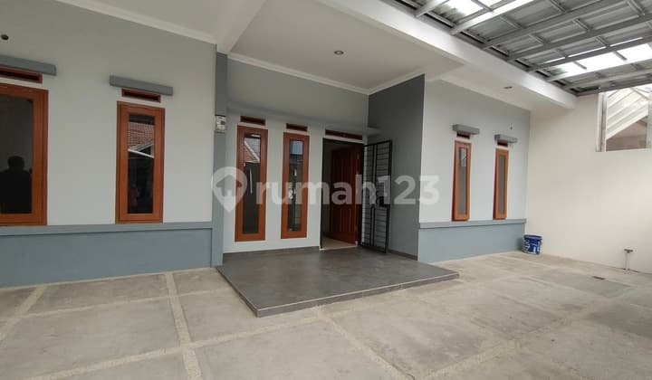 DIJUAL RUMAH STRATEGIS SIAP HUNI DI TAMAN KOPO INDAH 2