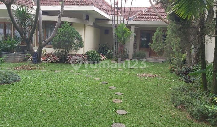 Dijual Rumah Besar Di Supratman pusat Kota Bandung