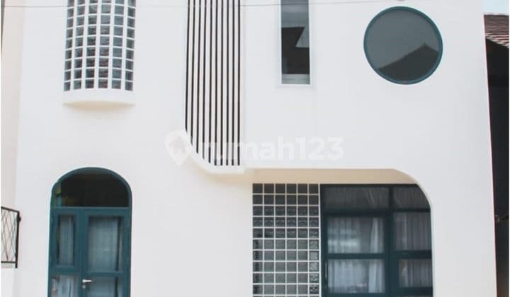 Dijual Rumah resort Cantik di Dago pakar Bandung