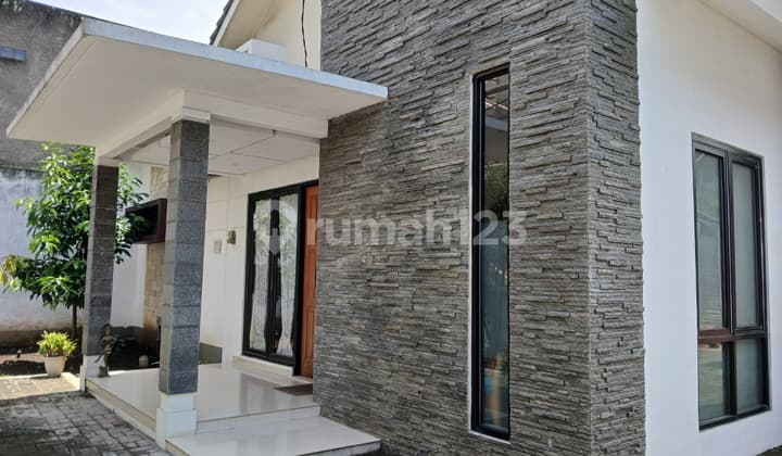 Dijual Rumah Strategis Cocok untuk Kos Koasan di Kopo Bandung