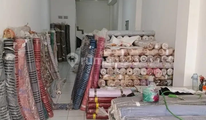 FOR RENT: STRATEGIC SHOPHOUSE IN SAYAP DULATIP, BANDUNG