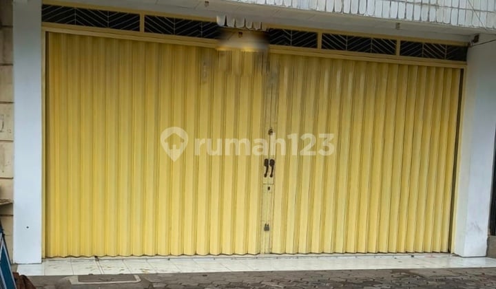 3-Story Shop House on the Main Road, Opposite Weleri Market. 3-Story Shop House on the Main Road, Opposite Weleri Market.