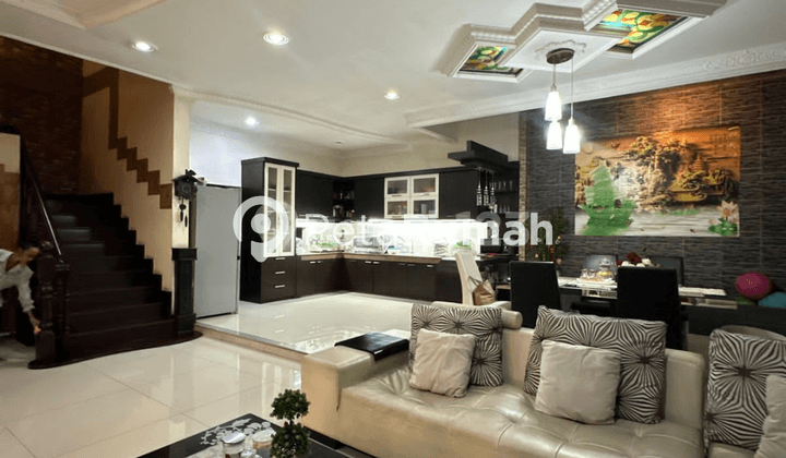 Dijual Villa Full Furnish di Komplek Villa Makmur Indah Daerah Adam Malik