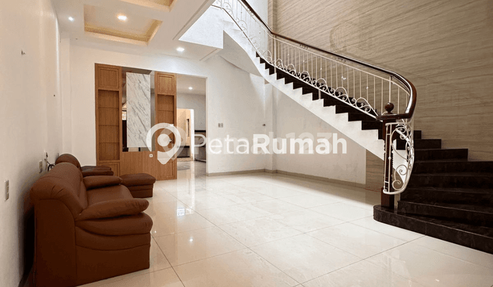 Dijual Villa Lux Komplek Griya Riatur Daerah Medan Helvetia