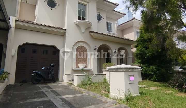 Disewakan Rumah 2 Lantai di Sutera Tiara, Alam Sutera - Tangerang